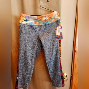 Womens size small Jade by LULAROE. Knee length leggings.